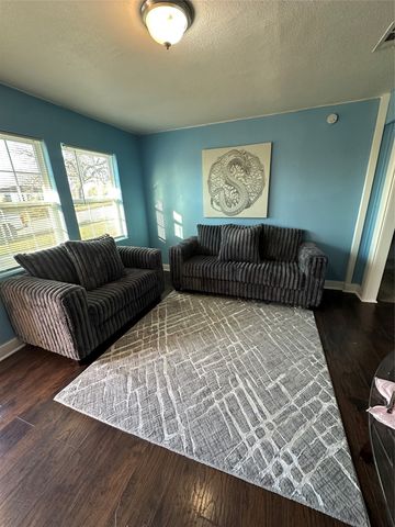 5800 Truman Drive, Fort Worth, TX 76112