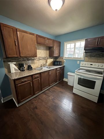 5800 Truman Drive, Fort Worth, TX 76112