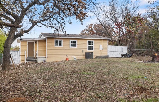 5800 Truman Drive, Fort Worth, TX 76112