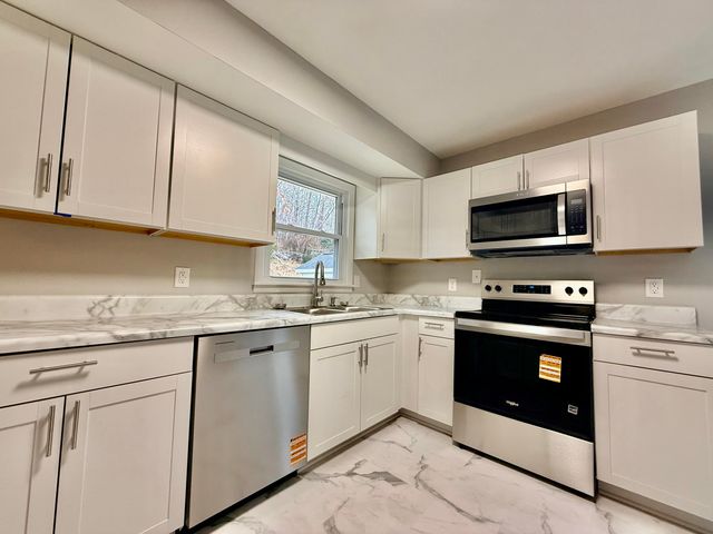 3432 Manassas DR, Roanoke, VA 24018