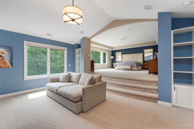 2761 Plum Creek Drive, Oakland Charter Township, MI 48363