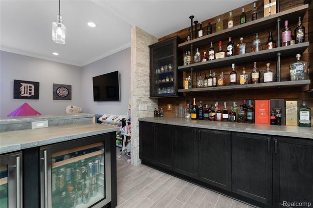 2761 Plum Creek Drive, Oakland Charter Township, MI 48363