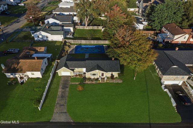 1 Winston Place, Colonie, NY 12205