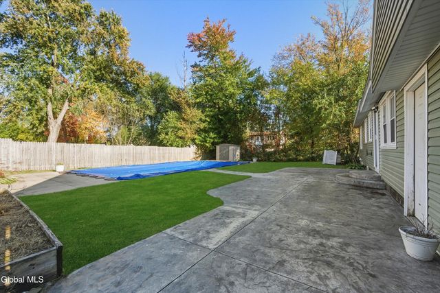 1 Winston Place, Colonie, NY 12205