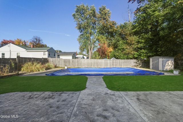 1 Winston Place, Colonie, NY 12205