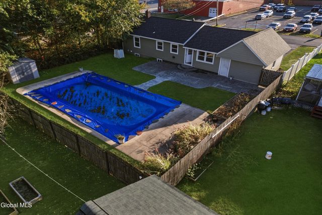 1 Winston Place, Colonie, NY 12205