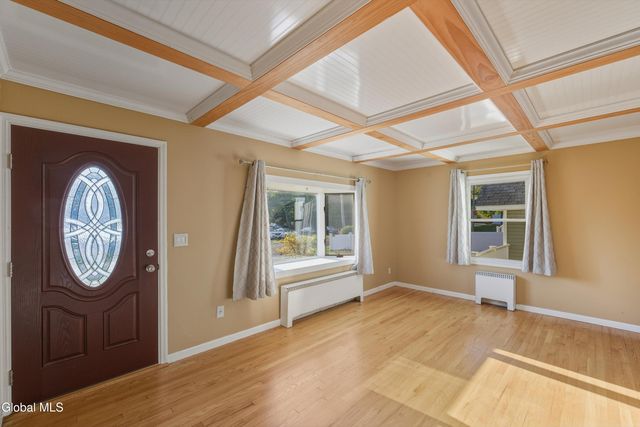 1 Winston Place, Colonie, NY 12205