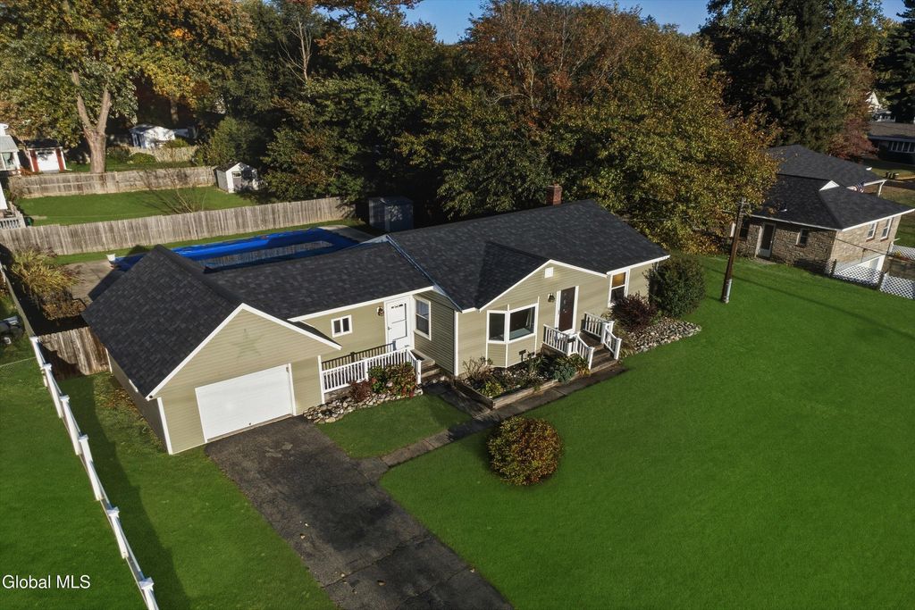 1 Winston Place, Colonie, NY 12205