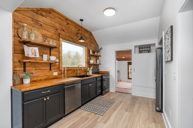 28 JONES CREEK RD, Arrington, VA 22922