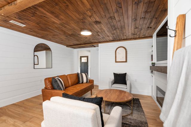 28 JONES CREEK RD, Arrington, VA 22922