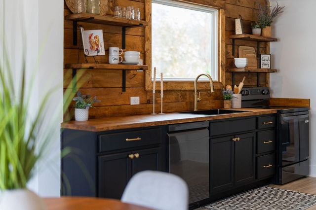 28 JONES CREEK RD, Arrington, VA 22922