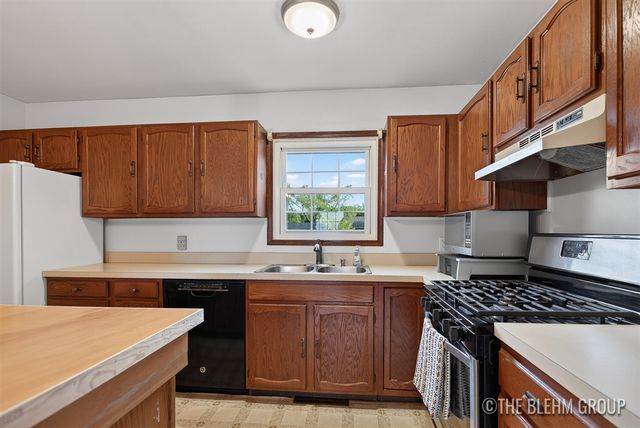 2523 44th Street, Wyoming, MI 49519