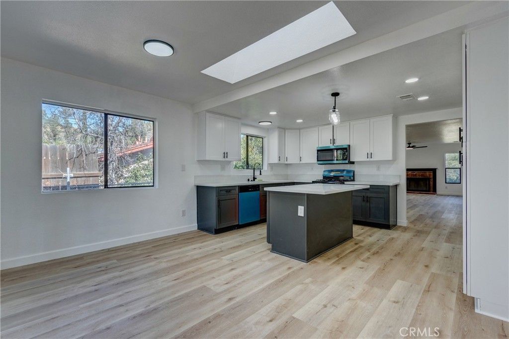 Image 11 of property listing at 26959 Meridian, Hemet, CA 92544