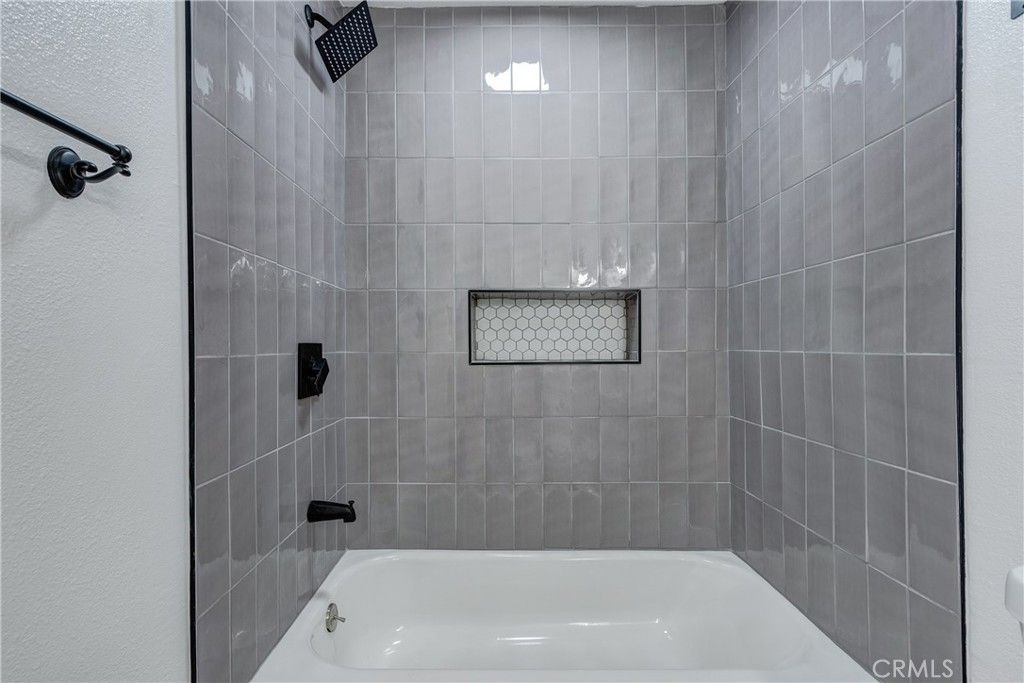 Image 15 of property listing at 26959 Meridian, Hemet, CA 92544