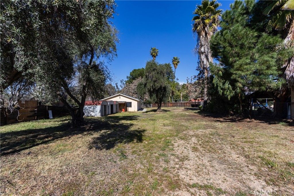 Image 41 of property listing at 26959 Meridian, Hemet, CA 92544