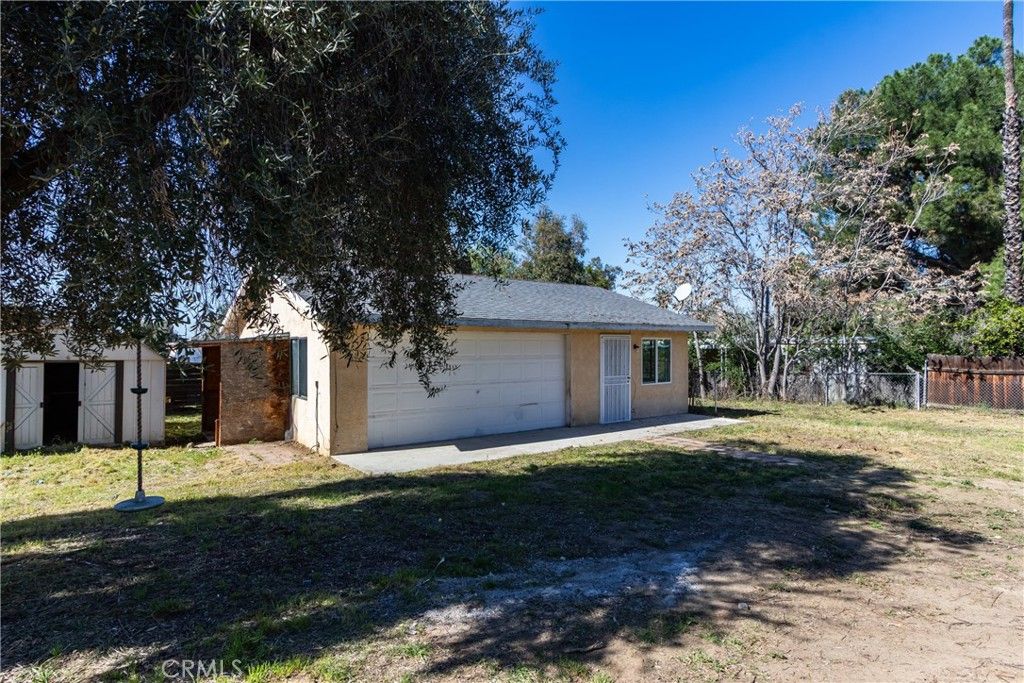 Image 43 of property listing at 26959 Meridian, Hemet, CA 92544