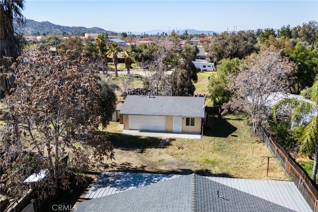 Image 45 of property listing at 26959 Meridian, Hemet, CA 92544