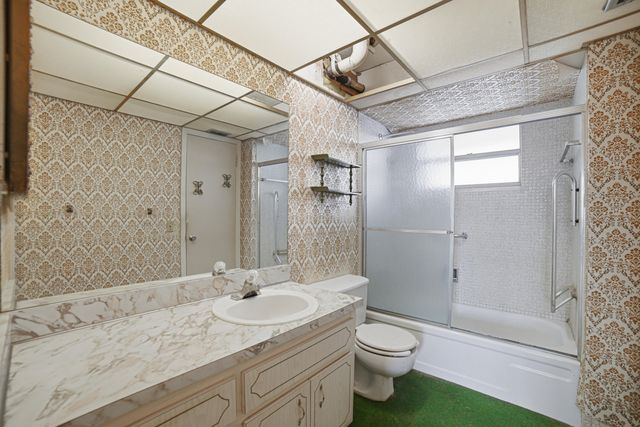 2861 NW 47th Terrace 305b, Lauderdale Lakes, FL 33313