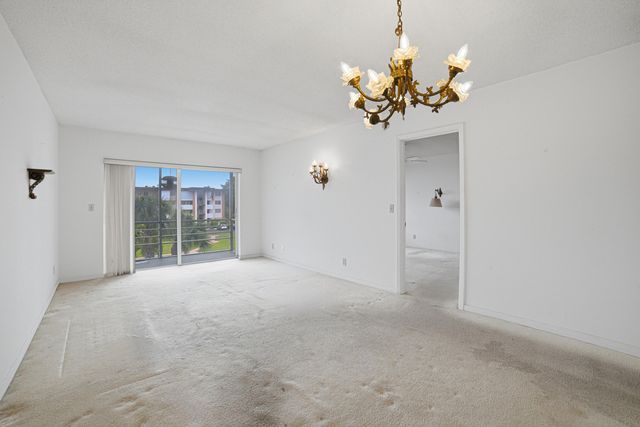 2861 NW 47th Terrace 305b, Lauderdale Lakes, FL 33313