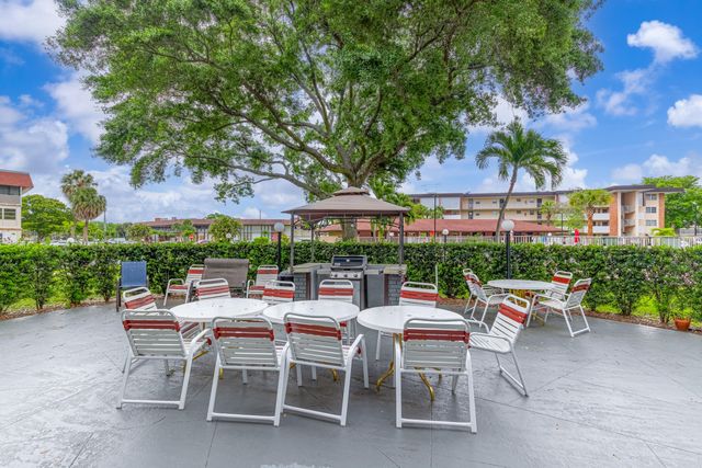 2861 NW 47th Terrace 305b, Lauderdale Lakes, FL 33313