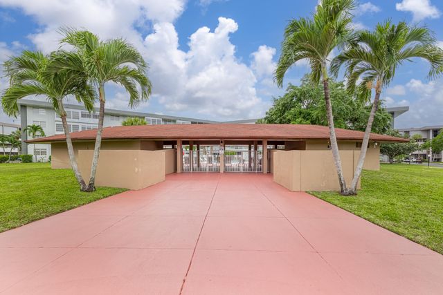 2861 NW 47th Terrace 305b, Lauderdale Lakes, FL 33313