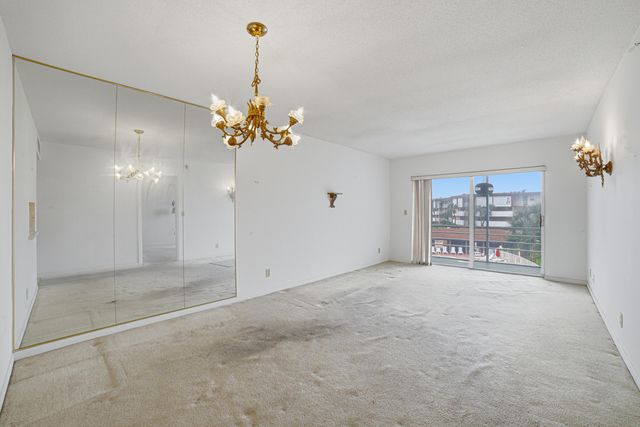 2861 NW 47th Terrace 305b, Lauderdale Lakes, FL 33313