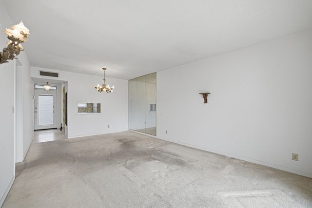 2861 NW 47th Terrace 305b, Lauderdale Lakes, FL 33313