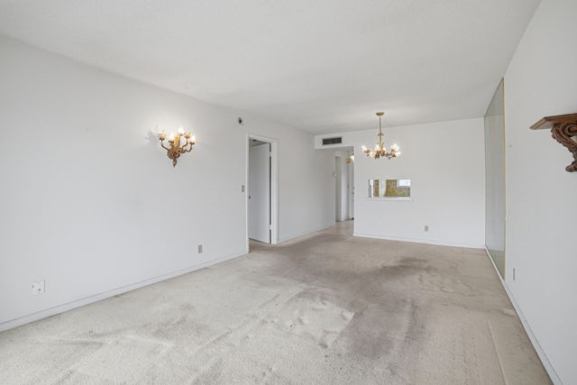 2861 NW 47th Terrace 305b, Lauderdale Lakes, FL 33313