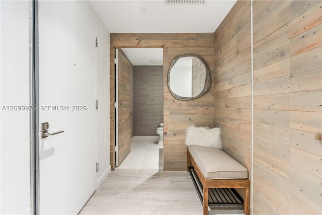 55 SW 9th St 4001, Miami, FL 33130