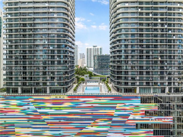 55 SW 9th St 4001, Miami, FL 33130