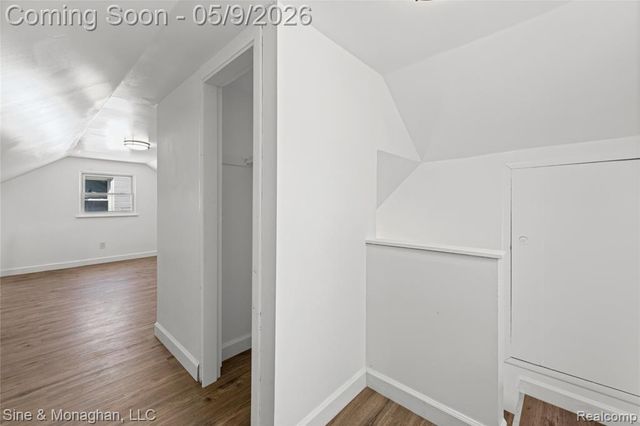 8845 Canyon Street, Grosse Pointe, MI 48236