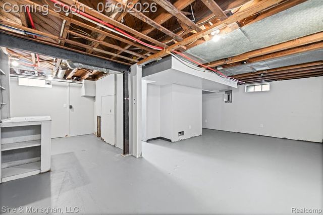 8845 Canyon Street, Grosse Pointe, MI 48236