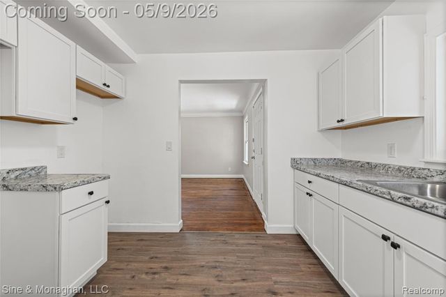 8845 Canyon Street, Grosse Pointe, MI 48236