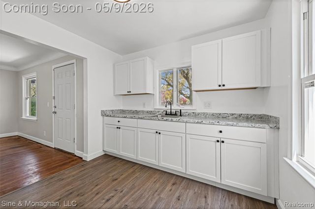 8845 Canyon Street, Grosse Pointe, MI 48236