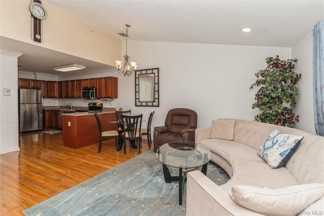 218 Willow Lane, Valley Stream, NY 11580