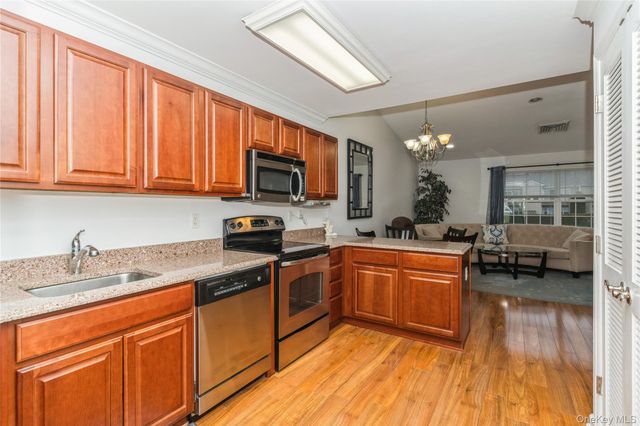 218 Willow Lane, Valley Stream, NY 11580