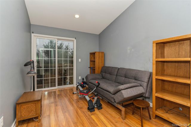 218 Willow Lane, Valley Stream, NY 11580