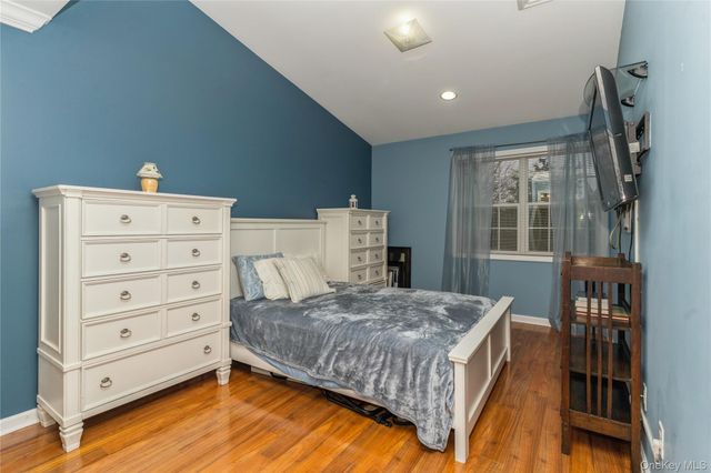 218 Willow Lane, Valley Stream, NY 11580