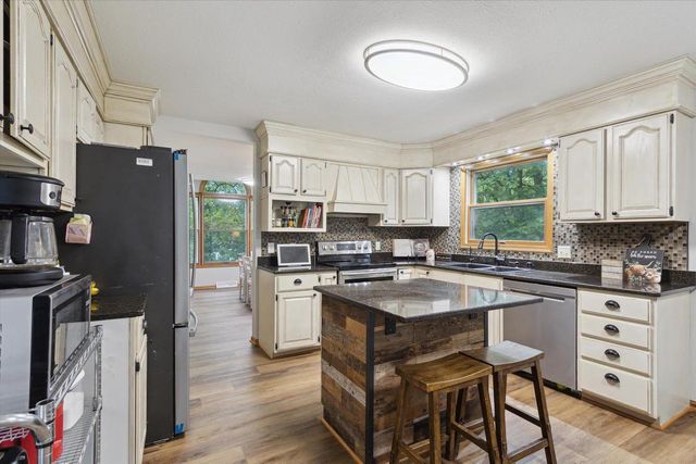 4828 N Brentwood Drive, Milton, WI 53563