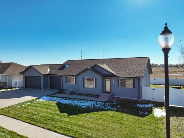 908 45th Avenue NE, Great Falls, MT 59404 property photo