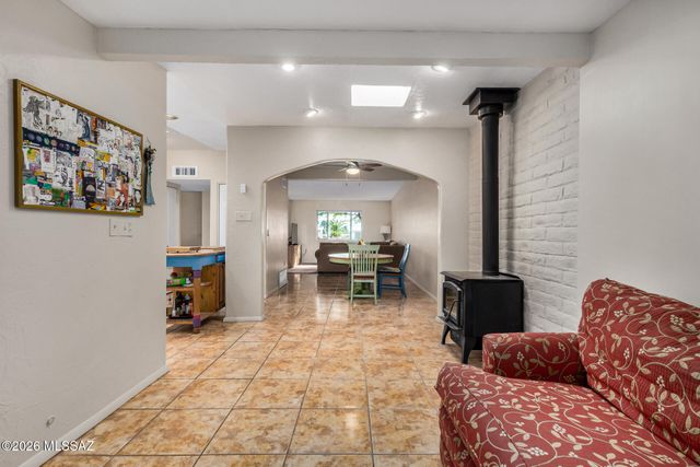 392 W Rio Altar, Green Valley, AZ 85614