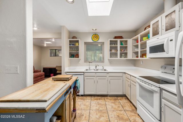 392 W Rio Altar, Green Valley, AZ 85614