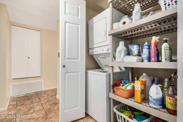 392 W Rio Altar, Green Valley, AZ 85614