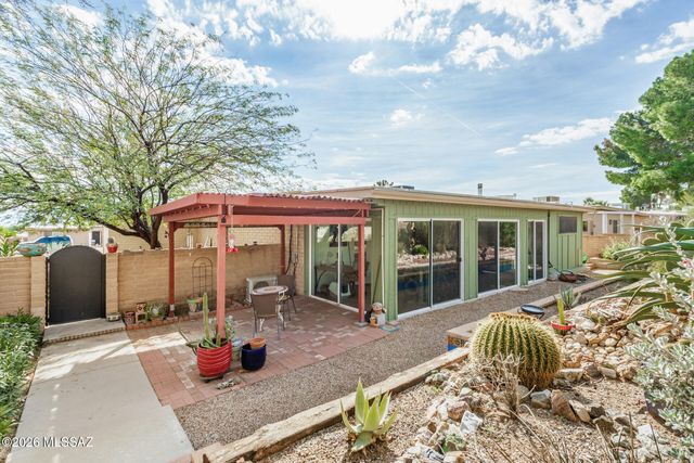 392 W Rio Altar, Green Valley, AZ 85614