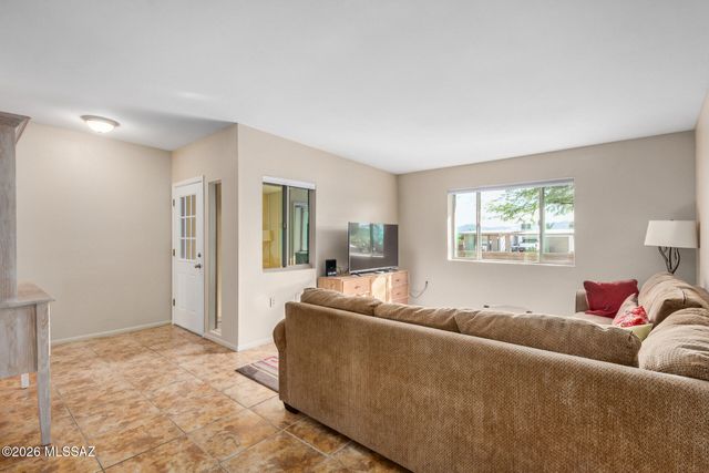 392 W Rio Altar, Green Valley, AZ 85614