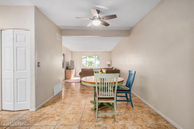 392 W Rio Altar, Green Valley, AZ 85614