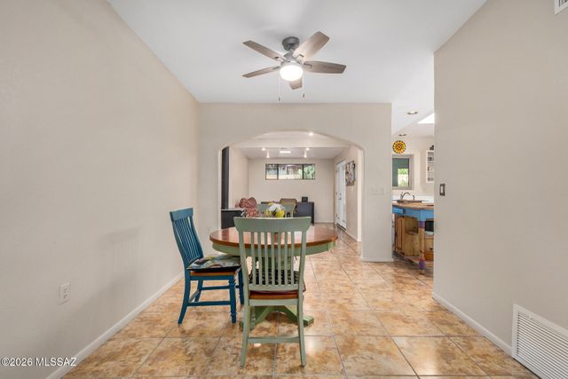 392 W Rio Altar, Green Valley, AZ 85614