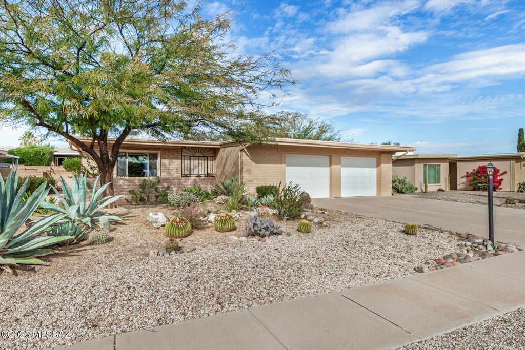 392 W Rio Altar, Green Valley, AZ 85614