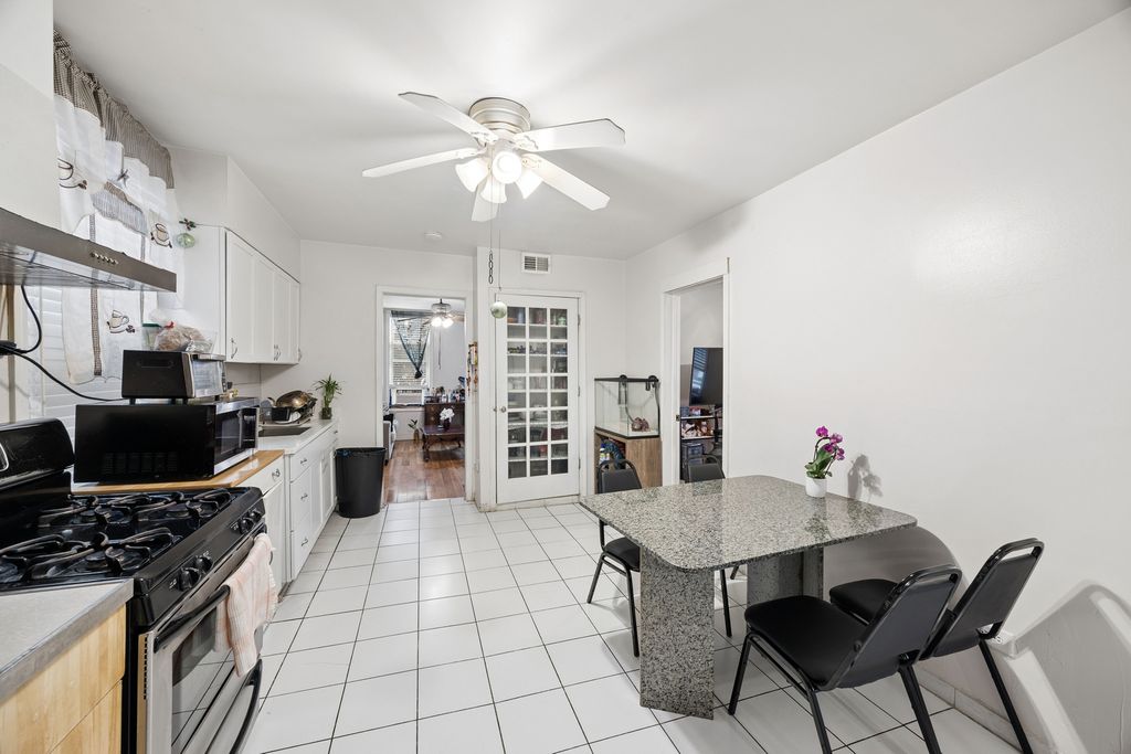 3037 S Saint Louis Avenue, Chicago, IL 60623 — photo 4