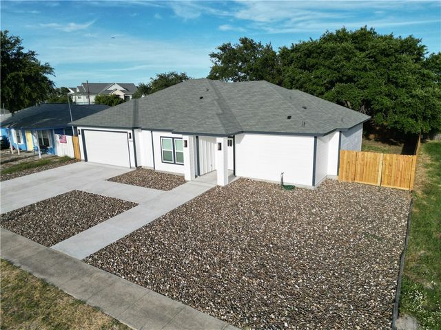 2814 HELD Dr, Corpus Christi, TX 78418